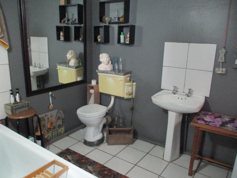 5 Bedroom Property for Sale in Uitsig Free State